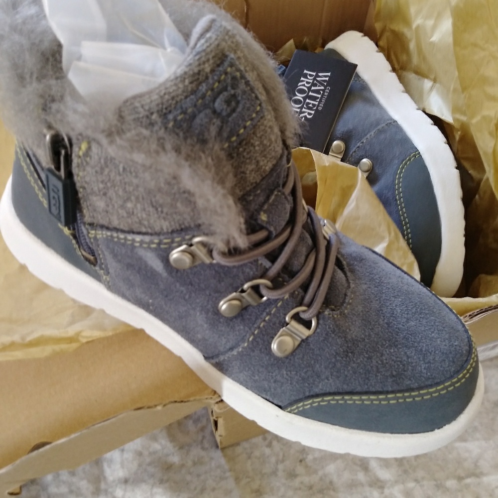 NWT UGG waterproof toddler boots